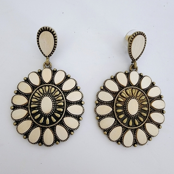 NEW Ivory Wood Antique Gold Western Design Dangle Earrings - Picture 3 of 8